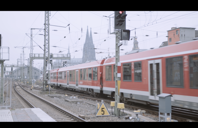IchMosaikWirFragmente_C_KevinOsenau_2025_Still_1