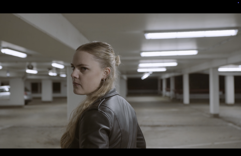 IchMosaikWirFragmente_C_KevinOsenau_2025_Still_8_Paula_Maschke
